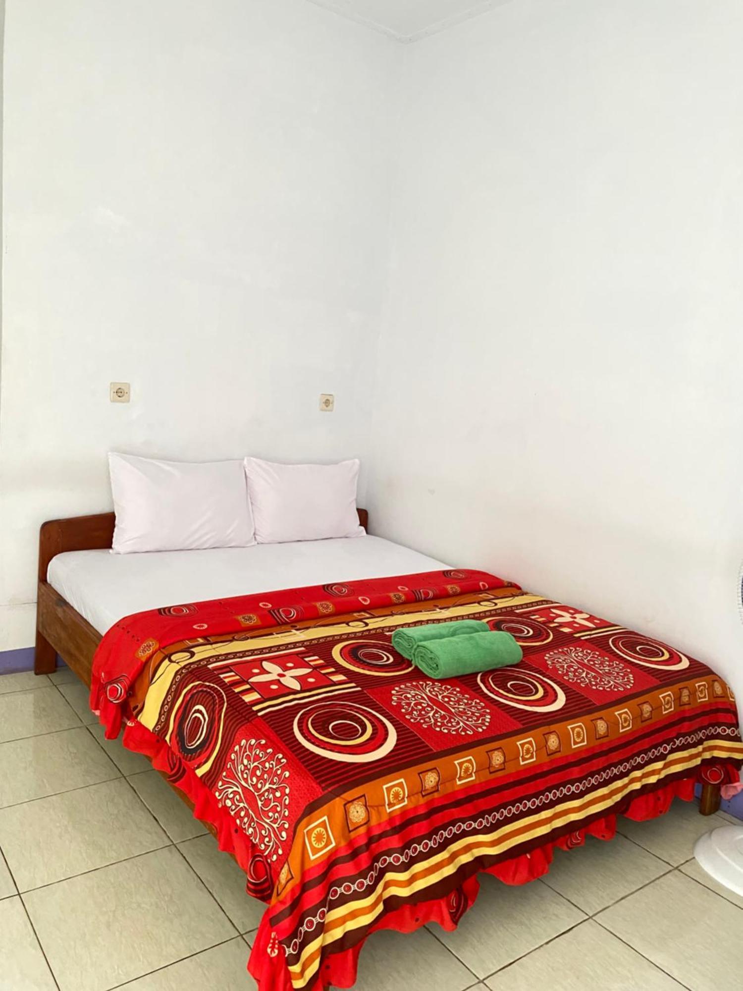 Mahoni Guest House Келимуту Экстерьер фото
