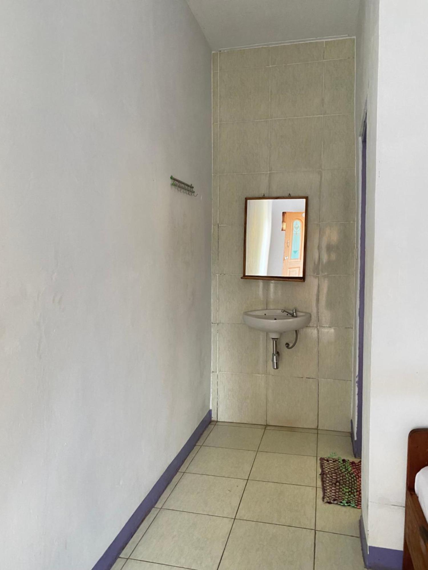 Mahoni Guest House Келимуту Экстерьер фото