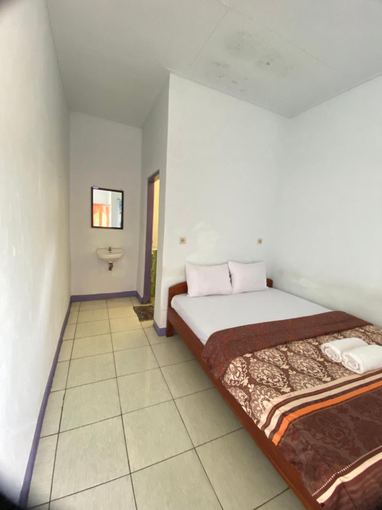 Mahoni Guest House Келимуту Экстерьер фото