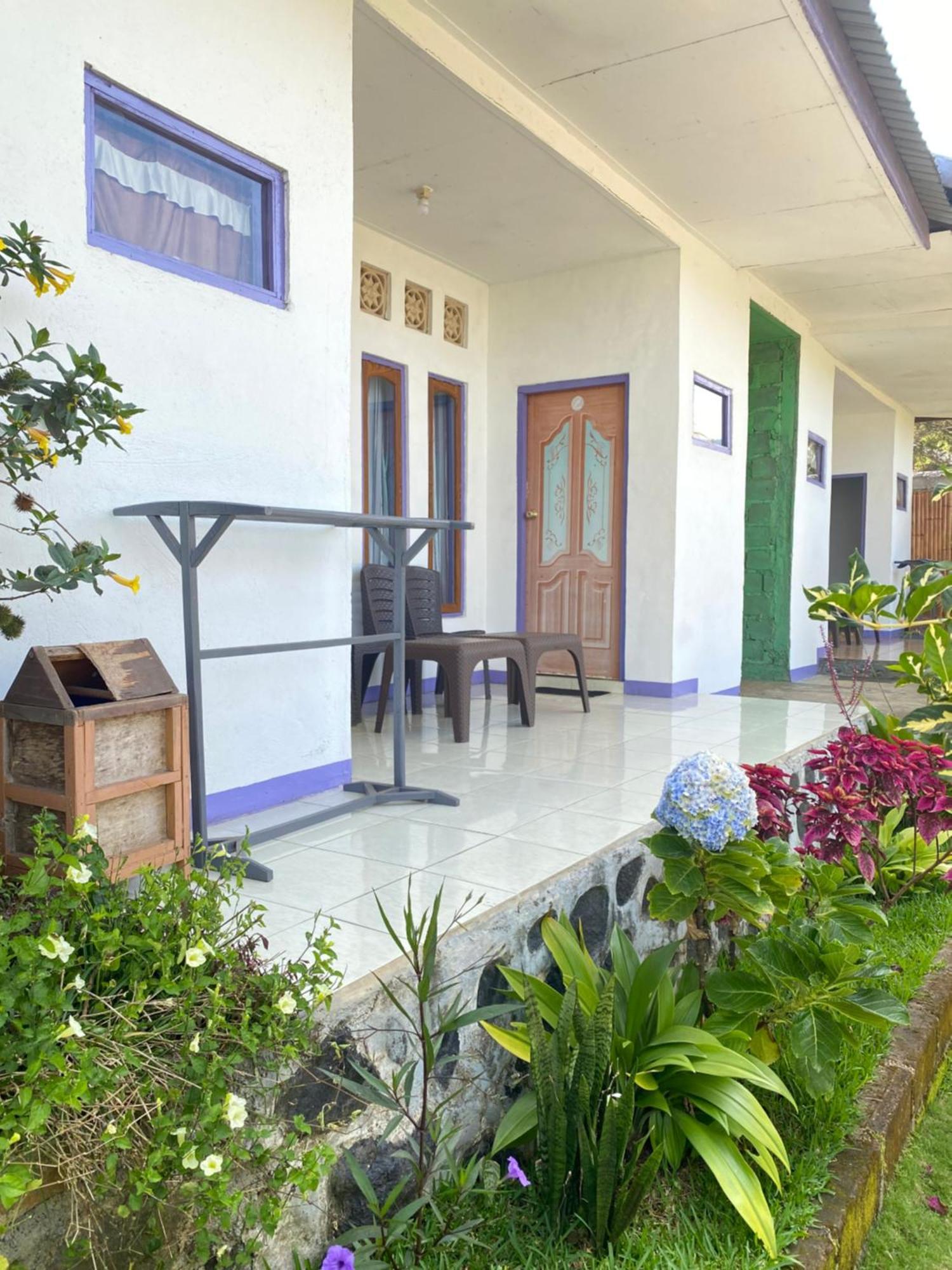 Mahoni Guest House Келимуту Экстерьер фото